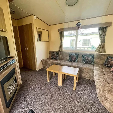 Lovely 6 Berth Caravan With Decking Nearby Scratby Beach Ref 50017B Great Yarmouth Exterior photo